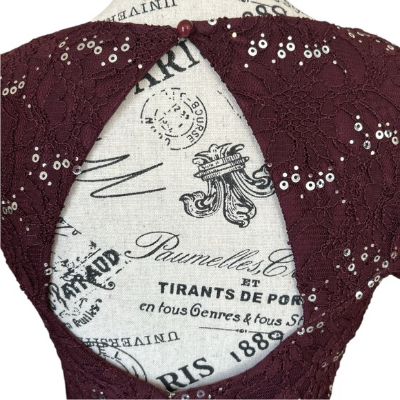 Speechless Sequined Floral Lace Crop Top And Chiffon Skirt Set - Picture 7 of 8